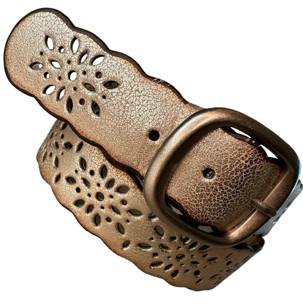 Leather Metallic Silver Scalloped Western Belt with Cutouts